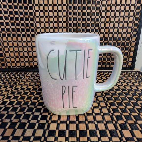 5 Rae Dunn mugs - Picture 8 of 8